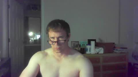 Snapshot of jamesjewels chatting on 10.08.25 jamesjewels online show from 10.08.25