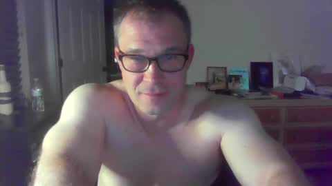 Snapshot of jamesjewels chatting on 11.05.25 jamesjewels online show from 11.05.25