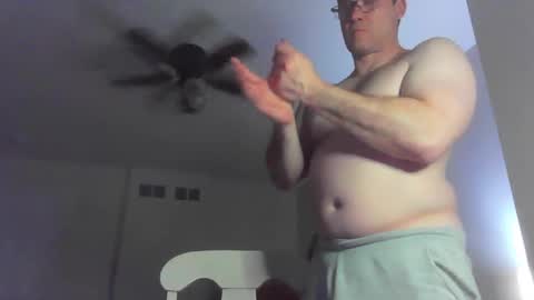 Snapshot of jamesjewels chatting on 12.14.25 jamesjewels online show from 12.14.25