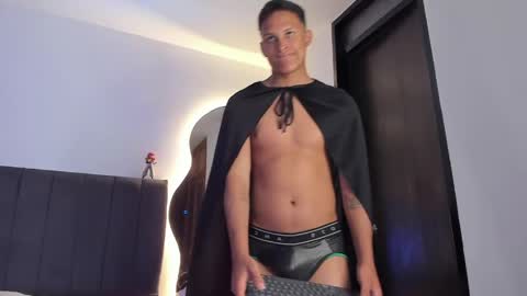 Snapshot of jamesowenn chatting on 05.04.26 James Owenn online show from 05.04.26