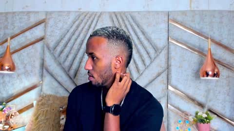 Snapshot of jamesparck chatting on 12.22.24 James online show from 12.22.24