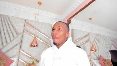 Snapshot of jamesparck chatting on 01.03.25 James online show from 01.03.25