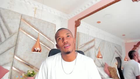 Snapshot of jamesparck chatting on 01.03.25 James online show from 01.03.25