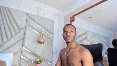 Snapshot of jamesparck chatting on 01.10.25 James online show from 01.10.25