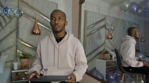 Snapshot of jamesparck chatting on 02.17.25 James online show from 02.17.25