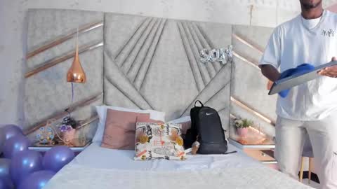 Snapshot of jamesparck chatting on 02.21.25 James online show from 02.21.25