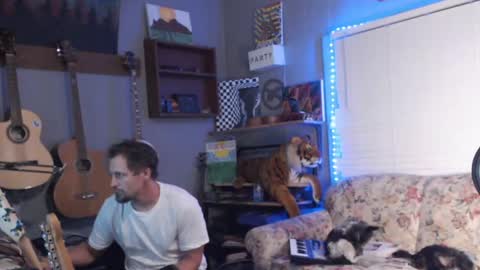 Snapshot of jameswebbscope chatting on 07.05.26 Jameswebbscope online show from 07.05.26