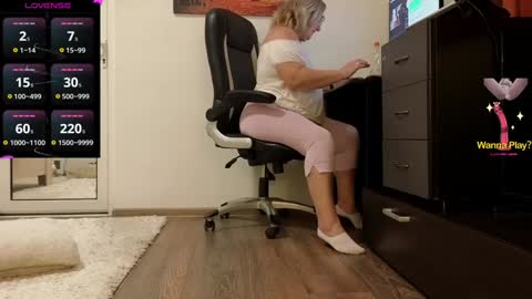 Snapshot of jameyla73 chatting on 01.07.25 jameyla online show from 01.07.25