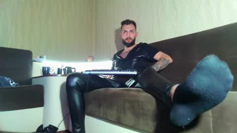 Robbie online show from 02.22.25