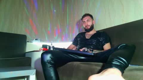 Robbie online show from 02.27.25