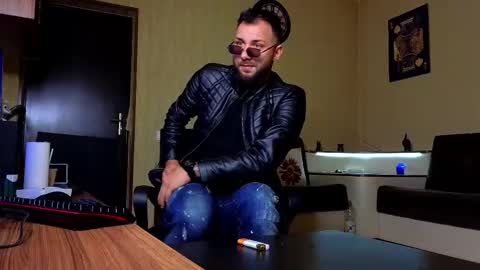 Robbie online show from 10.14.25