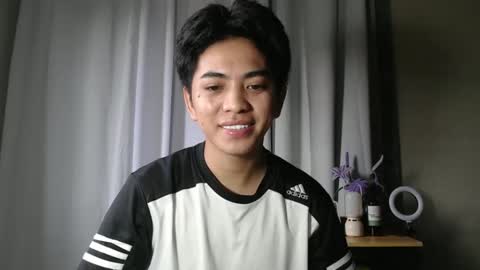 Snapshot of jamray_2 chatting on 12.01.25 jam online show from 12.01.25