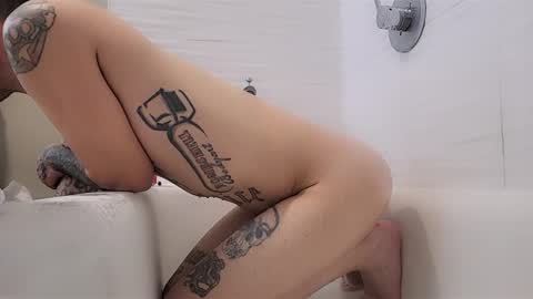 Snapshot of jamwarnerone chatting on 03.21.26 Bootyshows online show from 03.21.26