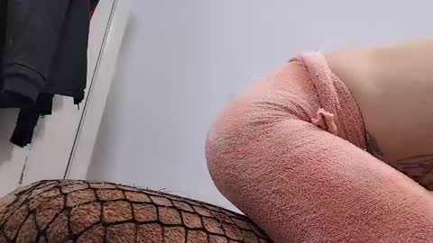 Snapshot of jamwarnerone chatting on 03.22.26 Bootyshows online show from 03.22.26