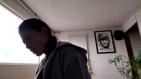 janariivera1 online show from 10.28.25