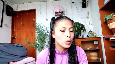 Snapshot of janariivera1 chatting on 03.25.26 janariivera1 online show from 03.25.26