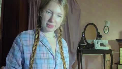 Snapshot of jane_and_star chatting on 12.22.25 Star online show from 12.22.25