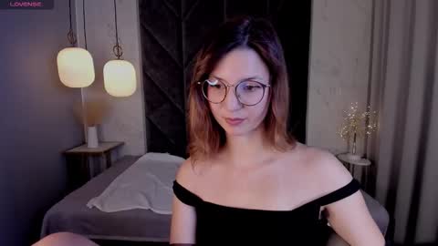 Snapshot of jane_pearl chatting on 10.31.25 Jane online show from 10.31.25