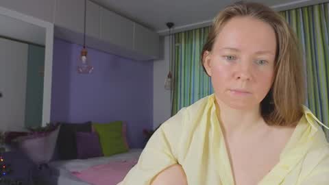 Snapshot of janepearl chatting on 01.10.25 janepearl online show from 01.10.25