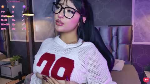 janettejones_ online show from 11.26.25