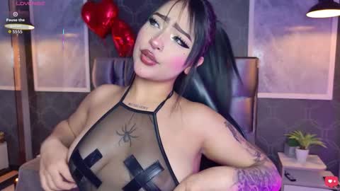 janettejones_ online show from 02.13.26