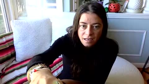 Snapshot of janicepepper chatting on 10.07.25 janicepepper online show from 10.07.25