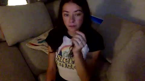 Snapshot of janicepepper chatting on 12.17.25 janicepepper online show from 12.17.25