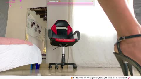 Snapshot of janick_baker chatting on 05.23.26 janick_baker online show from 05.23.26