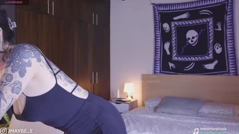 Snapshot of janne_maybe chatting on 01.09.25 jmaybe e online show from 01.09.25