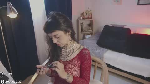 Snapshot of janne_maybe chatting on 12.01.25 jmaybe e online show from 12.01.25