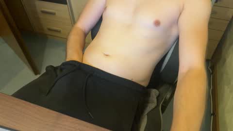 Snapshot of janni_95 chatting on 10.15.25 janni_95 online show from 10.15.25