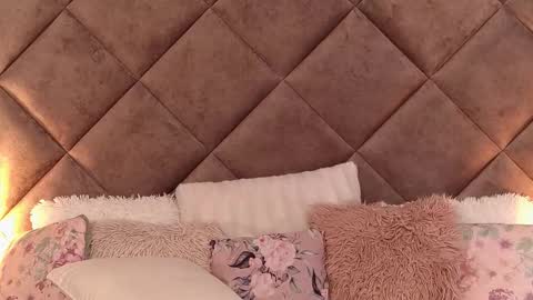 Snapshot of jaquelinemerlot chatting on 12.04.25 jaquelinemerlot online show from 12.04.25