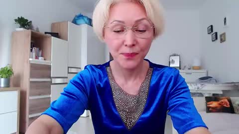 Snapshot of jasmin18v chatting on 04.12.26 Jasmin room for people 40 online show from 04.12.26