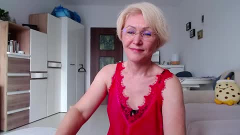 Snapshot of jasmin18v chatting on 04.13.26 Jasmin room for people 40 online show from 04.13.26