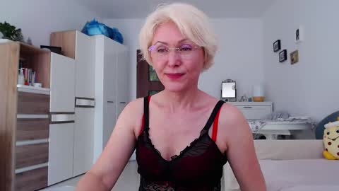 Snapshot of jasmin18v chatting on 04.18.26 Jasmin room for people 40 online show from 04.18.26