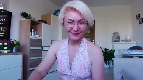 Snapshot of jasmin18v chatting on 04.29.26 Jasmin room for people 40 online show from 04.29.26