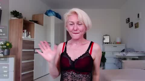 Snapshot of jasmin18v chatting on 05.01.26 Jasmin room for people 40 online show from 05.01.26