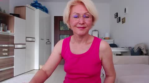 Snapshot of jasmin18v chatting on 05.09.26 Jasmin room for people 40 online show from 05.09.26