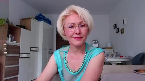 Snapshot of jasmin18v chatting on 05.16.26 Jasmin room for people 40 online show from 05.16.26