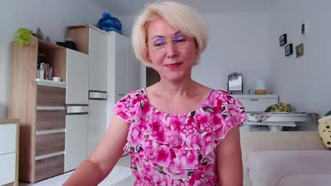 Snapshot of jasmin18v chatting on 05.31.26 Jasmin room for people 40 online show from 05.31.26
