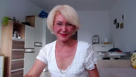 Snapshot of jasmin18v chatting on 06.07.26 Jasmin room for people 40 online show from 06.07.26
