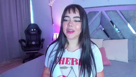 Snapshot of jasmincollin25 chatting on 03.08.26 JASMIN online show from 03.08.26