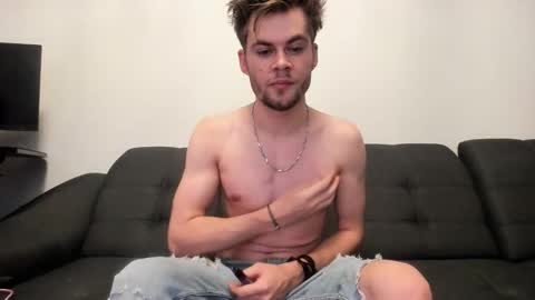 Snapshot of jason_marz chatting on 12.04.25 JasoN online show from 12.04.25