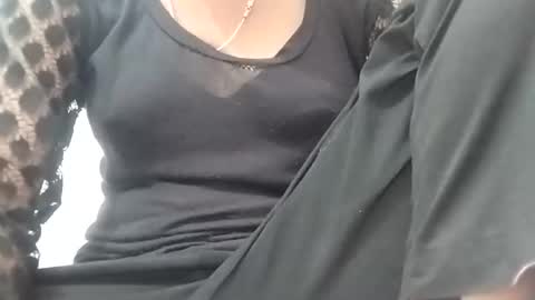 Snapshot of jasspreettt chatting on 03.11.25 jasspreettt online show from 03.11.25