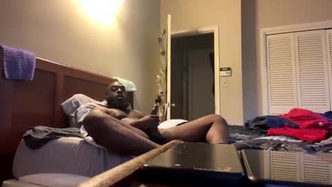Snapshot of jaunpablo32 chatting on 10.27.25 KingSnickers online show from 10.27.25