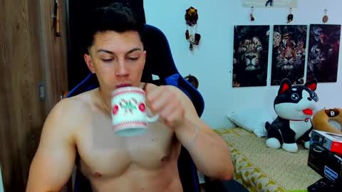 Snapshot of javiersexymann chatting on 12.02.24 Javier online show from 12.02.24