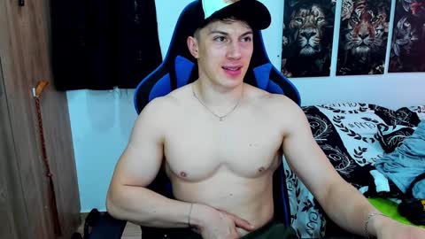 Snapshot of javiersexymann chatting on 12.06.24 Javier online show from 12.06.24