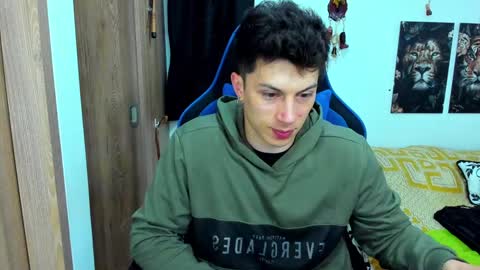 Snapshot of javiersexymann chatting on 01.05.25 Javier online show from 01.05.25