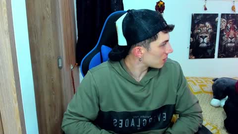 Snapshot of javiersexymann chatting on 01.13.25 Javier online show from 01.13.25