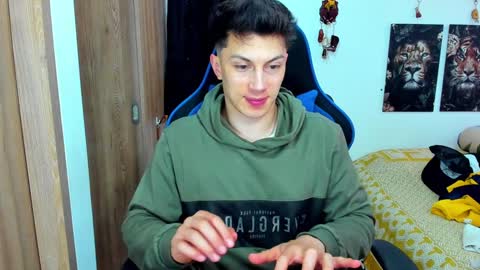 Snapshot of javiersexymann chatting on 01.20.25 Javier online show from 01.20.25